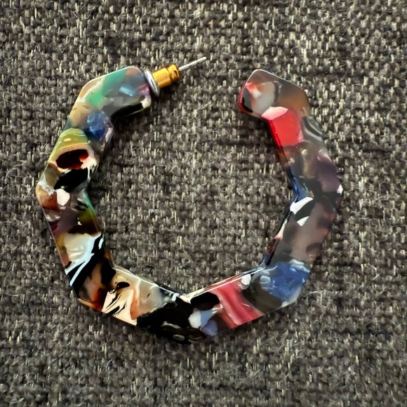 Colorful Hexagon Acrylic Earring - Picture 5 of 9